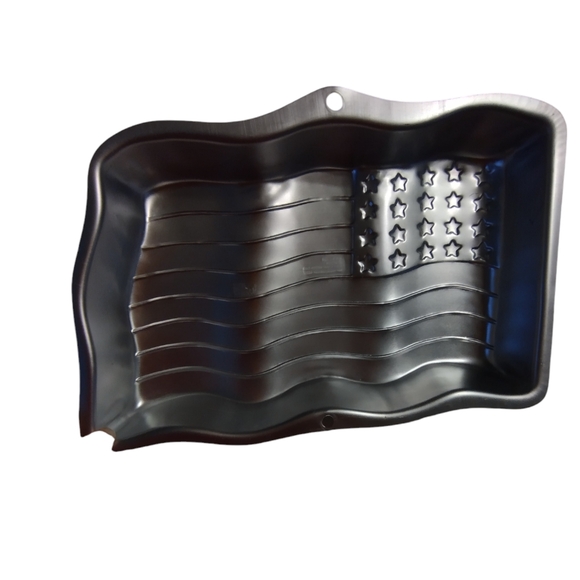 2/$10 Never been used Wilton Stars & Stripes cake pan - US Flag - patriotic - Picture 1 of 3